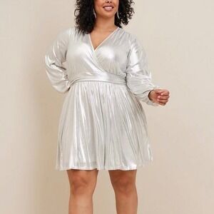 Torrid‎ Silver Metallic Liquid Knit Surplice Mini Dress Size 4X